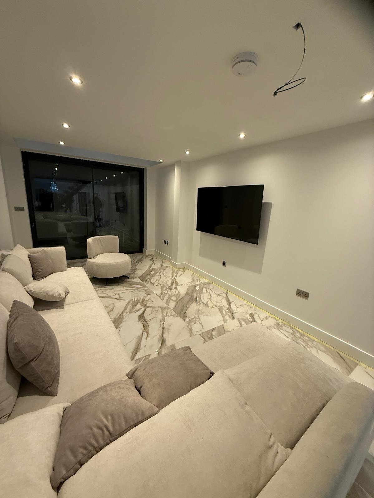 Lounge with Marble Floor
